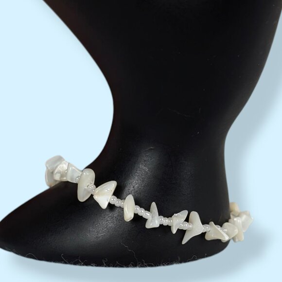 Mother of Pearl Chip Beaded Stretch Bracelet - Picture 2 of 5